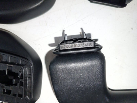 Mercedes-Benz / GLC 250d 4-matic / Ручки потолка