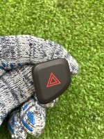 Chevrolet / Tahoe / Кнопка аварийной сигнализации