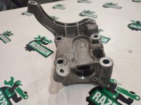 Volkswagen / Touareg / Кронштейн компрессора кондиционера