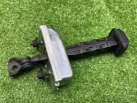 Chevrolet / Tahoe / Ограничитель двери