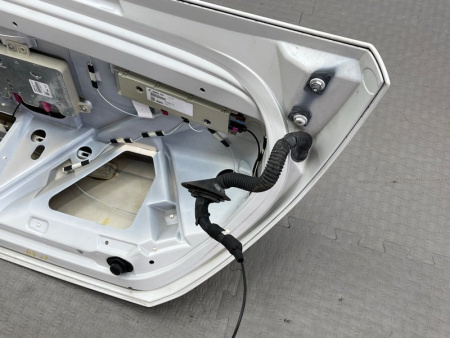 BMW / M6 / Крышка багажника