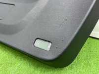 Audi / Q8 / Обшивка крышки багажника