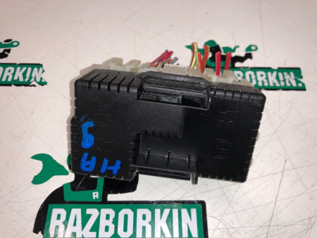 Volvo / XC60 / Блок предохранителей в багажнике REM