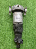 Audi / Q7 / Пневмостойка