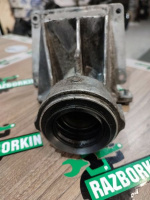 BMW / X3 / Кронштейн полуоси