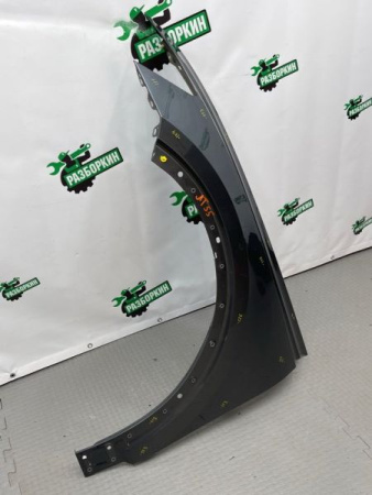 Audi / SQ8 / Крыло