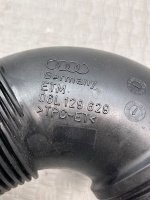 Audi / A4 / Патрубок воздушного фильтра
