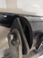 Citroen / c-crosser / Опора двигателя