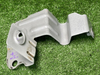 Audi / Q8 / Кронштейн крыла