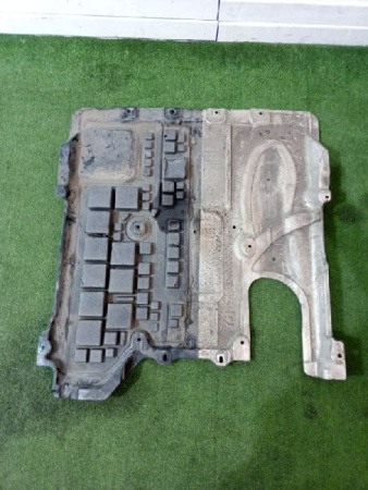 Mercedes-Benz / GLC 250d 4-matic / Защита днища кузова