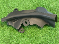 BMW / 7-Series / Уплотнитель капота