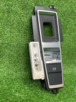 Audi / Q8 / Кнопка стояночного тормоза