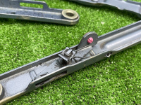 Mercedes-Benz / 190e / Петля капота