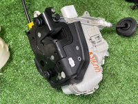 Audi / A6 / Замок двери комплект