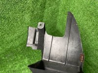 BMW / ALPINA B10 / Пластик моторного отсека