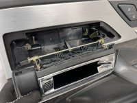 Audi / A8 / Обшивка двери