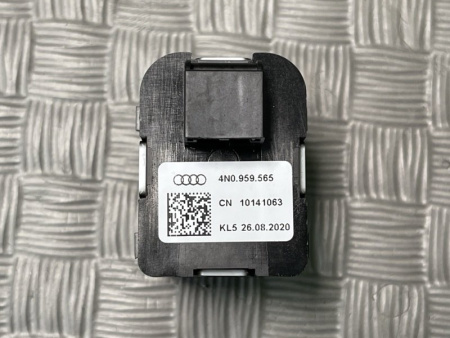 Audi / A6 / Блок управления зеркалами