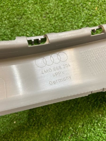 Audi / Q7 / Накладка стойки