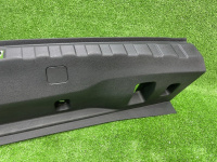 BMW / 3-Series / Накладка замка багажника