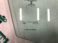 Mercedes-Benz / GLC 250d 4-matic / Стекло двери