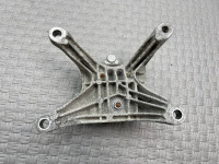 Audi / A4 / Кронштейн АКПП