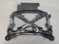 Audi / Q8 / распорка подрамника