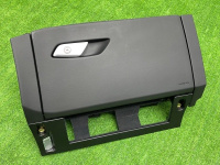 Audi / A6 / Бардачок