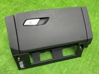 Audi / A6 / Бардачок