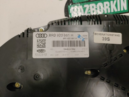 Audi / Q5 / Панель приборов