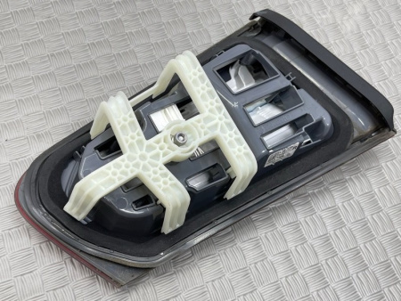 Mercedes-Benz / GLC 250d 4-matic / Фонарь задний