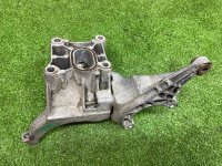 Volkswagen / Touareg / Кронштейн компрессора кондиционера