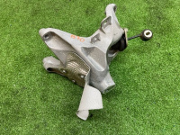 Audi / A5 / Кронштейн двигателя