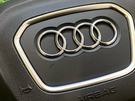 Audi / Q8 / Подушка безопасности в руль