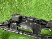 Volkswagen / Touareg / Кронштейн бампера