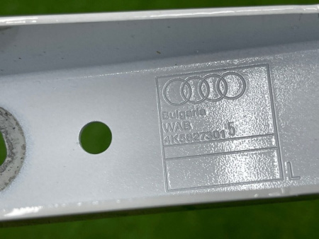 Audi / A6 / Петля крышки багажника