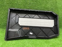 Volkswagen / Touareg / Крышка короба аккумулятора