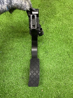 Audi / Q8 / Педаль газа