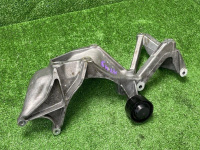 Volkswagen / Touareg / Кронштейн генератора