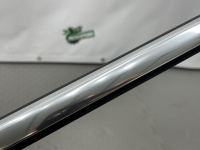 Volkswagen / Touareg / Молдинг стекла
