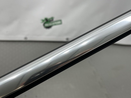Volkswagen / Touareg / Молдинг стекла
