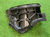 Audi / Q8 / Кронштейн бампера