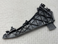 Audi / Q7 / Кронштейн бампера