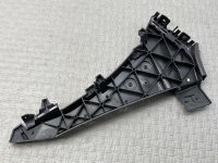 Audi / Q7 / Кронштейн бампера