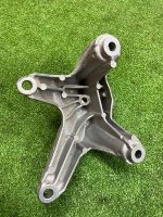 Audi / Q8 / Опора двигателя