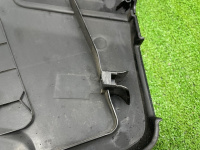 Audi / Q8 / Декоративная крышка двигателя