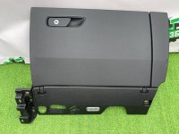 Audi / Q8 / Бардачок