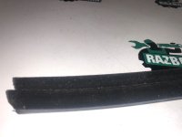 Audi / A4 / Уплотнитель стекла двери