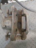 BMW / X1 / Суппорт тормозной