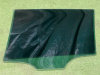 Volkswagen / Golf / Стекло двери