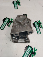 Land Rover / Range Rover Sport / Кронштейн двигателя
